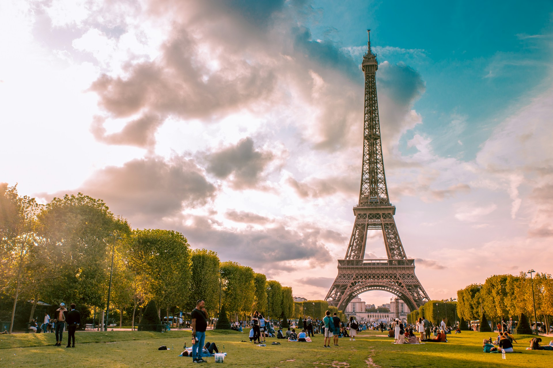 Best spots to see the Eiffel Tower